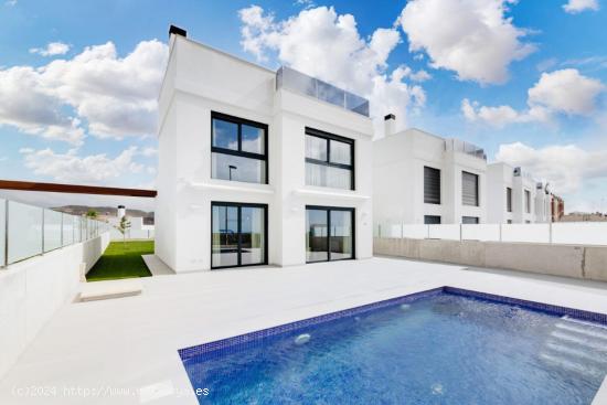  SE VENDEN BUNGALOWS JUNTO BONALBA GOLF EN MUTXAMEL - ALICANTE 