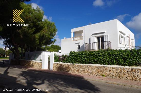 Preciosa villa situada en una de las mejores y más prestigiosas zonas de Cala D'or. - BALEARES