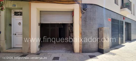  ¡FINQUES BAIXADOR PRESENTA ESTE LOCAL COMERCIAL EN PLENO CENTRO DE GAVÀ! - BARCELONA 