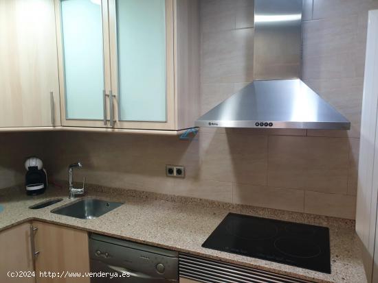 Piso en venta en Plaza Europa, Barcelona: amplio, reformado y bien ubicado - BARCELONA