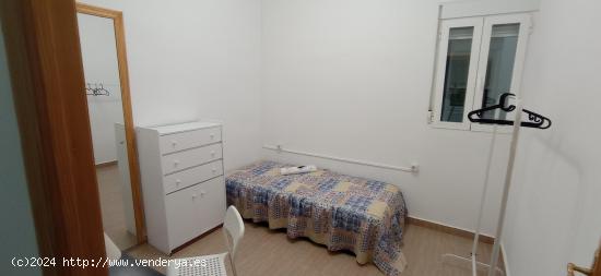 Se Alquila Piso o por habitaciones. - VALENCIA