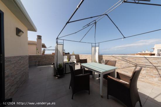 Se vende luminoso apartamento de 2 dormitorios con gran terraza con vistas al mar - SANTA CRUZ DE TE