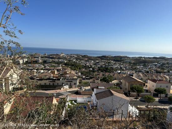 Parcela con proyecto de obra y licencia - MALAGA