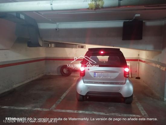 Plaza de parking para coche pequeño. - BARCELONA