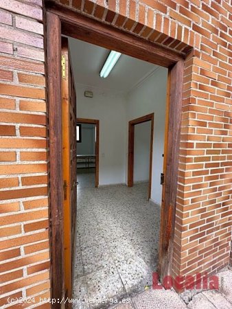 Local comercial en bajos en Santander, 72m²