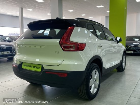 Volvo XC40 1.5 T3 163CV Aut. de 2020 con 40.000 Km por 28.800 EUR. en Malaga