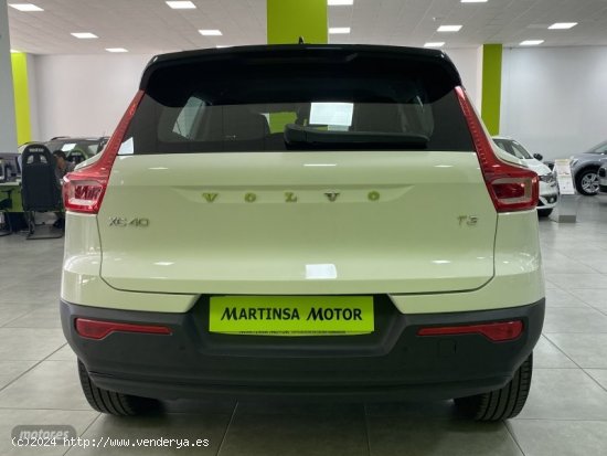 Volvo XC40 1.5 T3 163CV Aut. de 2020 con 40.000 Km por 28.800 EUR. en Malaga