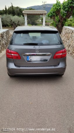 Mercedes Clase B B 180 de 2013 con 117.000 Km por 11.999 EUR. en Valencia