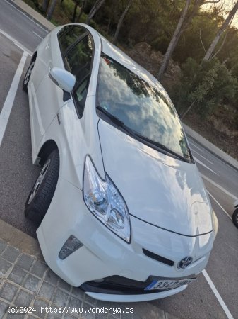 Toyota Prius 1.8 Advance de 2012 con 204.000 Km por 10.000 EUR. en Barcelona