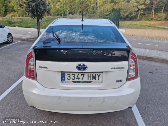 Toyota Prius 1.8 Advance de 2012 con 204.000 Km por 10.000 EUR. en Barcelona