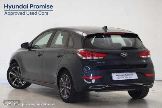 Hyundai i30 1.5 DPI Klass SLX 110 de 2022 con 26.654 Km por 17.890 EUR. en Malaga