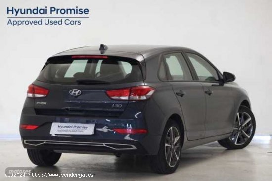 Hyundai i30 1.5 DPI Klass SLX 110 de 2022 con 26.654 Km por 17.890 EUR. en Malaga