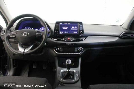 Hyundai i30 1.5 DPI Klass SLX 110 de 2022 con 26.654 Km por 17.890 EUR. en Malaga