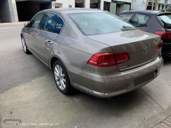 Volkswagen Passat 2.0 tdi bluemotion 143cv 6 velocidades highline de 2012 con 240.307 Km por 11.800 