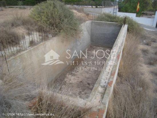  VENTA DE PARCELA CON POSIBILIDAD DE ALBERGUE EN ASPE EN LAS FUENTES - ALICANTE 