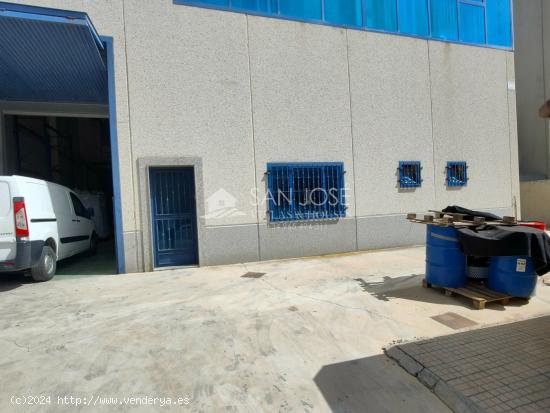  SE VENDE NAVE INDUSTRIAL CON 375 KAVEAS DE LUZ EN ZONA INDUSTRIAL EN ASPE - ALICANTE 