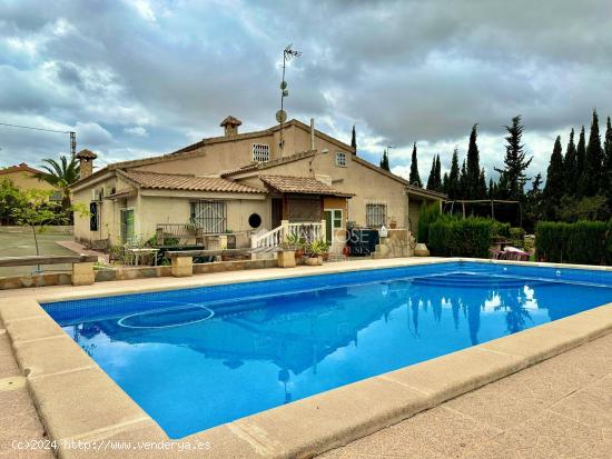  INMOBILIARIA SAN JOSE VENDE CHALET EN BUEN ESTADO ZONA MONTESOL DE ELCHE - ALICANTE 