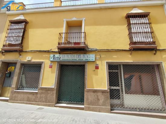  Edificio con tres pisos y local comercial - SEVILLA 