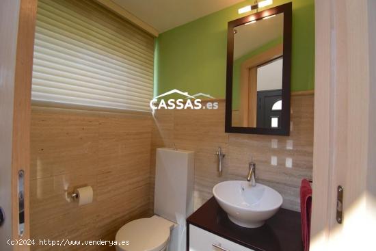 LOS FRESNOS - MAGNÍFICO CHALET 3 habitaciones, 5 baños, 2 salones con gran jardín,  garaje y asce