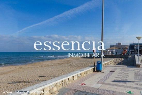 APARTAMENTO 1ª PLANTA A 150 METROS DE LA PLAYA DE PILES CON FABULOSA TERRAZA - VALENCIA