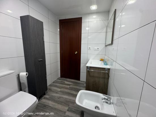 PISO EN VALENCIA CON 4 HABITACIONES, TERRAZA Y BALCON - VALENCIA