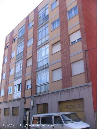 PISO PARA REFORMAR EN ZONA ARMUNIA - LEON