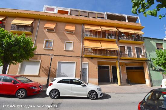 LOCAL COMERCIAL IDEAL PARA GARAJES EN IBI (CEIP CERVANTES) - ALICANTE