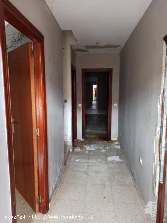 Chalet adosado en venta en Calle Cerro De Las Cruces, Bajo, 06228, Hornachos - BADAJOZ