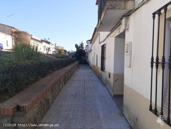  Chalet adosado en venta en Avenida Extremadura, Bajo, 06171, Almendral - BADAJOZ 