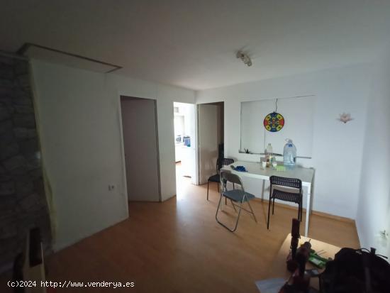 SE VENDE PISO EN HOSPITALET DE LLOBREGAT, ZONA LA FLORIDA - BARCELONA