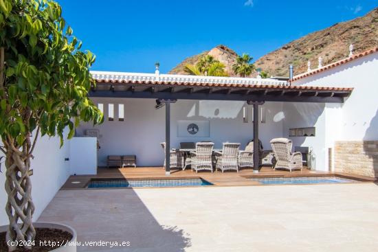 Impresionante villa con piscina privada - LAS PALMAS