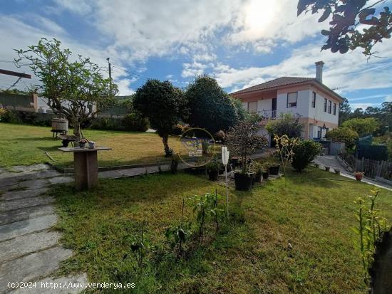 Casa independiente con amplia parcela y vistas al mar - PONTEVEDRA