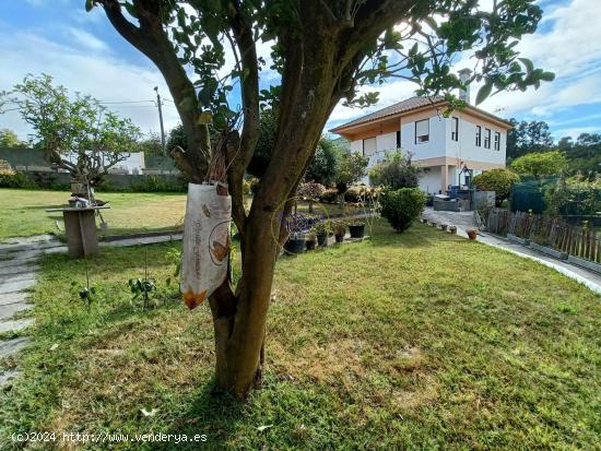 Casa independiente con amplia parcela y vistas al mar - PONTEVEDRA