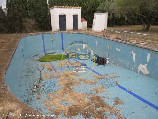 TERRENO CON PISCINA, EN ONTINYENT - VALENCIA