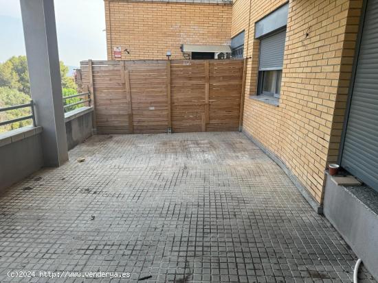 PISO EN VENTA EN LA BEGUDA ALTA CON GRAN TERRAZA y PLAZA PARKING - BARCELONA