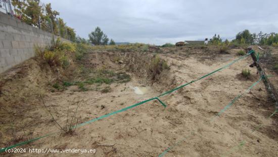 TERRENO SEMIPLANO EN VENTA EN LA URBANIZACIÓN DE RIVER PARK DEL PONT DE VILOMARA. - BARCELONA