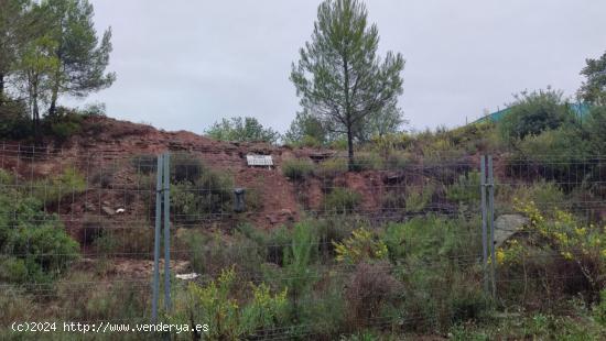 TERRENO SEMIPLANO EN VENTA EN LA URBANIZACIÓN DE RIVER PARK DEL PONT DE VILOMARA. - BARCELONA