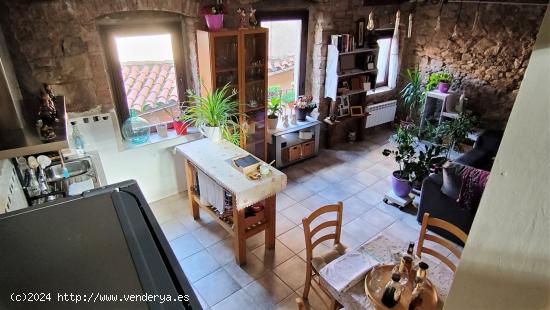  CASA DE TRES PLANTAS UNICA EN SU ESTILO EN VENTA EN EL CENTRO DE SANTPEDOR. - BARCELONA 