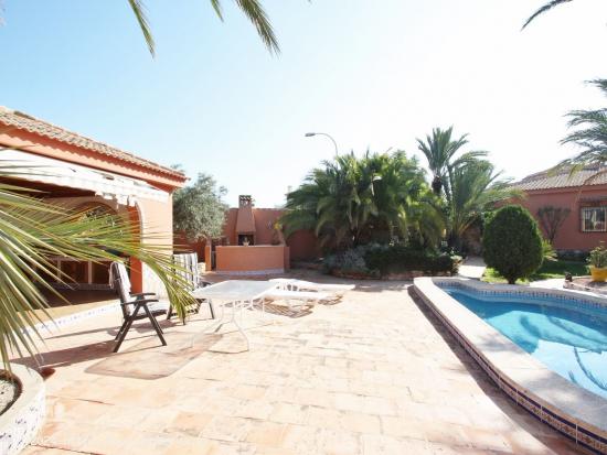 Chalet en Urb. San Luis - Torrevieja - ALICANTE