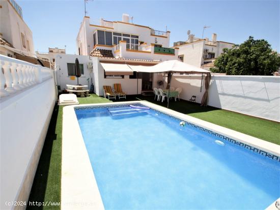  QUAD EN ALTOS DEL LIMONAR - TORREVIEJA - ALICANTE 