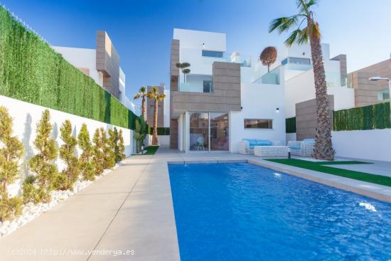 VILLA EN URB EL RASO - GUARDAMAR DEL SEGURA - ALICANTE