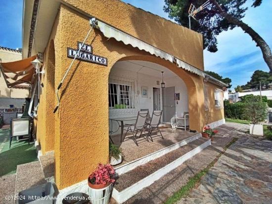 VILLA INDEPENDIENTE EN LOS BALCONES - TORREVIEJA - ALICANTE