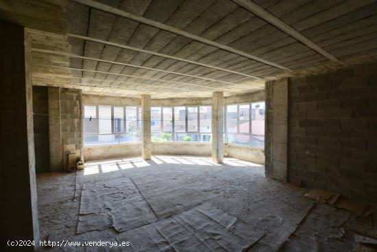 EDIFICIO CON MUCHAS POSIBILIDADES EN MUY BUENA ZONA DE MANACOR - BALEARES