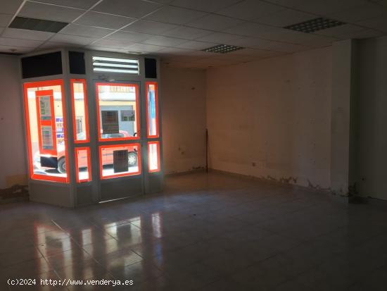 Local Comercial de 90 m2 en Santo, cerca del Mercadona - MURCIA