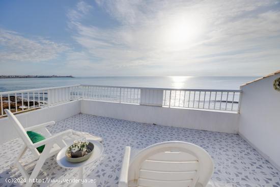  INCREIBLE BUNGALOW PLANTA ALTA DE 3 DORMITORIOS EN PRIMERA LINEA Y CON VISTAS AL MAR - ALICANTE 