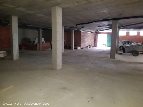 SE VENDE LOCAL EN BRUTO - CORDOBA