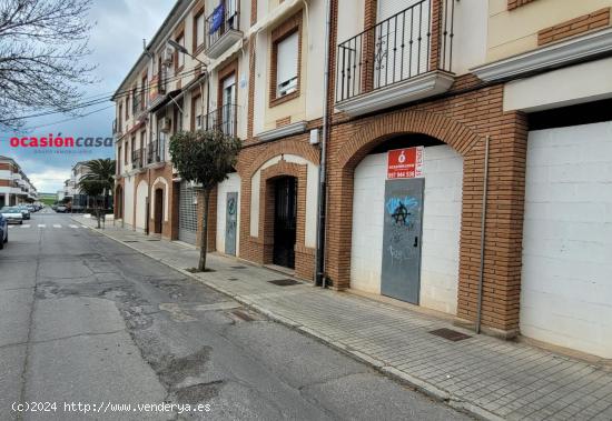 SE VENDE LOCAL COMERCIAL EN BRUTO - CORDOBA