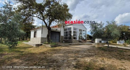  CHALET EN VENTA CON TERRENO - CORDOBA 