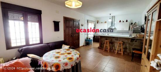 CHALET EN VENTA CON TERRENO - CORDOBA