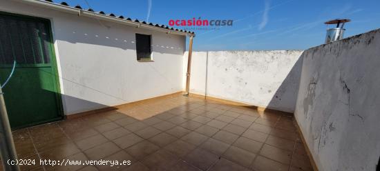 SE VENDE PISO EN DOS TORRES - CORDOBA